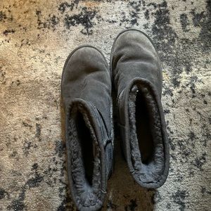 Size 10 Ugg Boots, Men, limited edition I believe. Worn a bit.